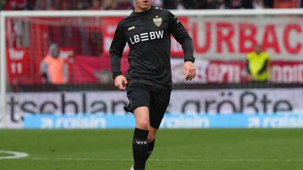 Angelo Stiller möchte sich nicht mit Toni Kroos vergleichen.