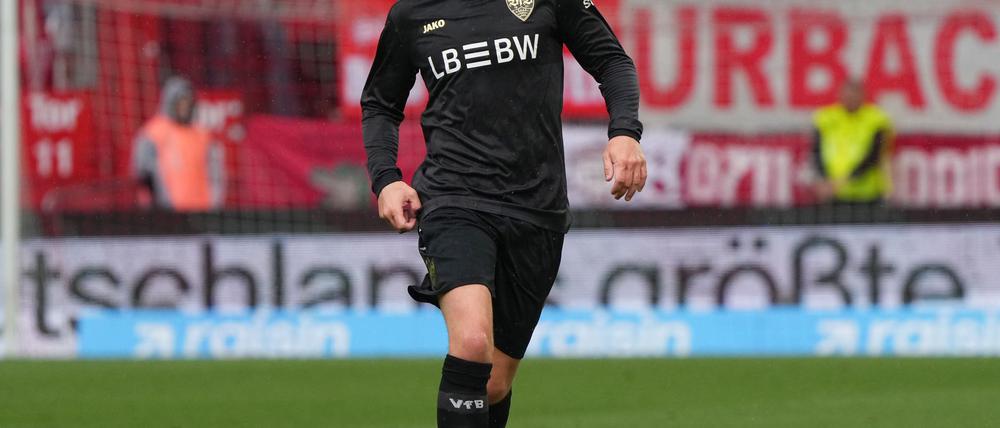 Angelo Stiller möchte sich nicht mit Toni Kroos vergleichen.