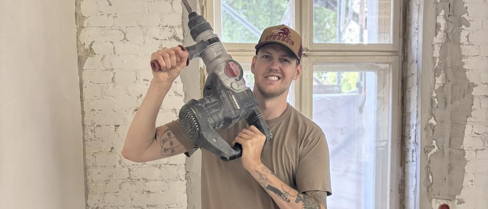 Akkubohrer war gestern: Auf der Baustelle braucht Kai Baum größeres Gerät.