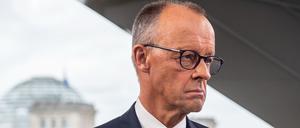 Bundeskanzler Friedrich Merz (CDU) kommt zur Aufzeichnung des ProSieben/Sat.1-Sommerinterviews im Studio am Pariser Platz.