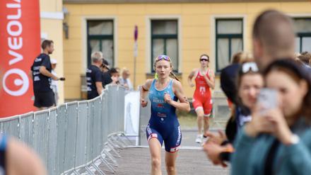 Laura Berkenberg nimmt bald an ihrem ersten Mittelstrecken-Triathlon teil.