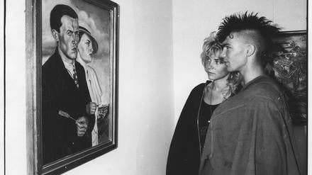 Eine Ausstellung der „Galerie Sozialistische Kunst“ in der Potsdamer Staudenhof-Galerie in den 1980er Jahren.