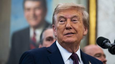 US-Präsident Donald Trump spricht während einer Ankündigung im Oval Office des Weißen Hauses in Washington.