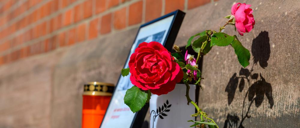 Nach dem Tod einer 16-Jährigen am Bahnhof Friedland steht ein Iraker unter dringenden Verdacht. Bundesinnenminister Drobrindt (CSU) sieht Versäumnisse der Behörden. (Archivbild)