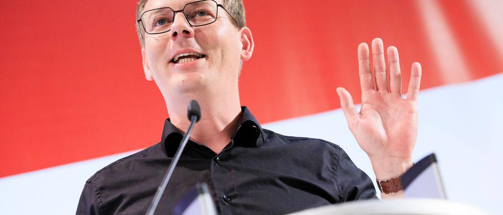 Brandenburgs Linke-Landeschef Sebastian Walter sieht seine Partei trotz des Ausscheidens aus dem Landtag auf einem guten Weg (Archivbild).