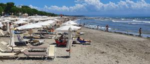 Der Strand von Grado in Norditalien.