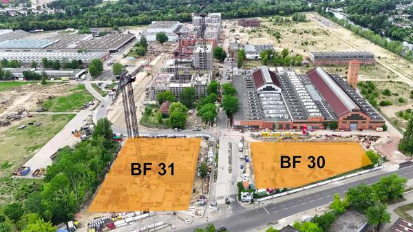 Der Hotel-Neubau auf Baufeld 31, das Parkhaus auf Baufeld 30.