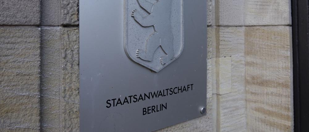 Die Staatsanwaltschaft hat einen Autohändler angeklagt wegen des Verdachts der Geldwäsche. (Symbolbild)