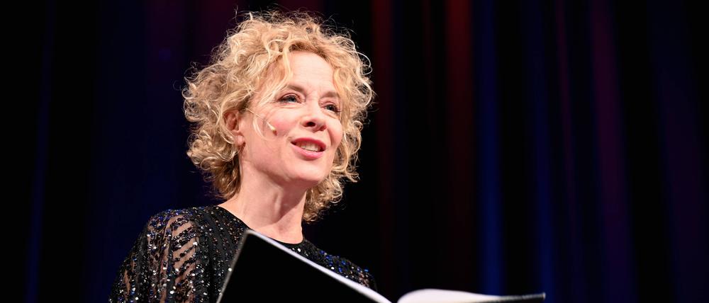Die Schauspielerin Katja Riemann las – wie hier bei der lit.Cologne – am Mittwoch im Nikolaisaal „Babettes Fest“.