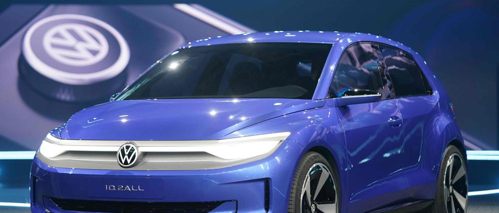 Als Studie hieß der Elektro-Polo 2023 noch ID.2all. Die Serienversion soll jetzt wieder den Namen Polo tragen. (Archivbild)