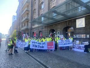 Fotos vom dritten Streiktag bei TikTok in Berlin.