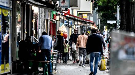 Die Sonnenallee ist knapp fünf Kilometer lang und liegt größtenteils in Neukölln.