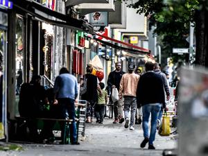 Die Sonnenallee ist knapp fünf Kilometer lang und liegt größtenteils in Neukölln.