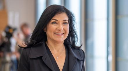 Wirtschaftsministerin Katherina Reiche sprach von guten Nachrichten für die Stromkunden in Deutschland. Das sehen aber nicht alle so