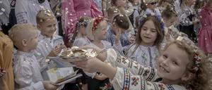 Fotos zu einer Reportage über den ersten Schultag in der Ukraine