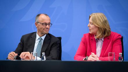 Bundeskanzler Friedrich Merz und Arbeitsministerin Bärbel Bas
