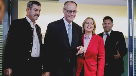 Bundeskanzler Friedrich Merz gibt sich zufrieden. Allerdings sollte er es nicht sein, schreibt unser Autor.