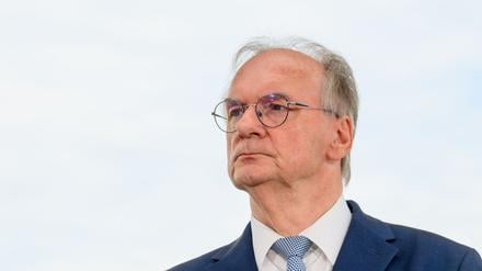 Gruselige Umfrage für die CDU: Ministerpräsident Reiner Haseloff liegt in Sachsen-Anhalt zwölf Prozent hinter der AfD.
