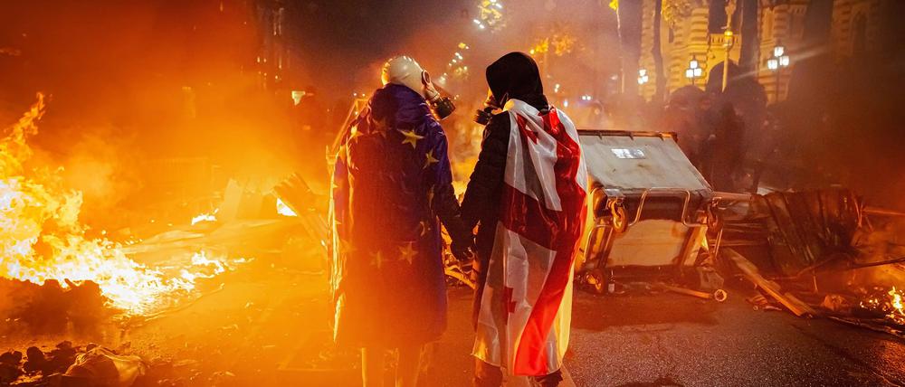 'United in the riot from the series 'Georgia protests: The early days' zur Ausstellung "Warriors", Sep 14-28, 2025, Projektraum hitzbleck.staudenherz