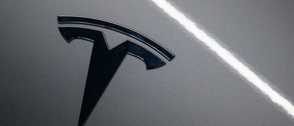 Der US-Elektroautobauer Tesla plant in Berlin ein Entwicklungszentrum (Archivbild).