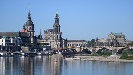 Der Abriss der im vergangenen Jahr teils eingestürzten Spannbetonbrücke kostet die Stadt nach eigenen Schätzungen rund 32 Millionen Euro - deutlich mehr als bislang angenommen. (Archivbild)