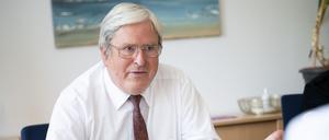 Zwischen Brandenburgs Ex-Wirtschaftsminister Jörg Steinbach (SPD) und der Landesregierung gibt es unterschiedliche Auffassungen über seine Beratertätigkeit bei einer Kanzlei (Archivbild).