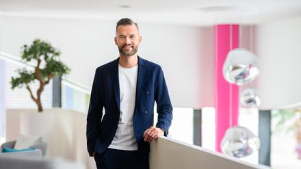 Jacob Chammon, Geschäftsführer der Telekom Stiftung, zwischen 2012 und 2019 leitete er die Deutsch-Skandinavische-Gemeinschaftsschule in Berlin, zuvor war er Lehrer in Dänemark.
