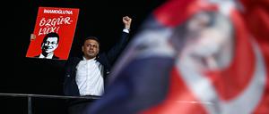 CHP-Chef Özgür Celik wurde per Gerichtsurteil abgesetzt. 