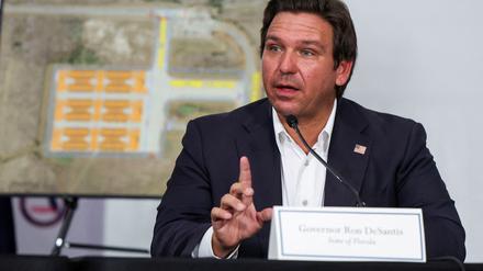 Unterstützt die Streichung der Impfvorschriften: Floridas Gouverneur DeSantis