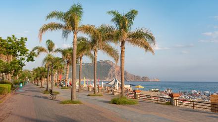 Ruhig statt geschäftig: Die Promenade von Alanya.