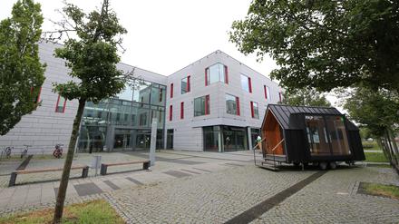 Die Fördergesellschaft unterstützt die Hochschule in ihrer Entwicklung und dient der Förderung von Wissenschaft, Forschung und Kunst.