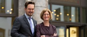 Anita Schwarzenberg und Sohn Philipp kümmern sich um die Partnersuche der vermögensstarken Oberschicht.