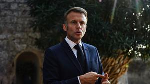 Sein Land droht in eine innenpolitische Krise zu rutschen: der französische Präsident Emmanuel Macron.