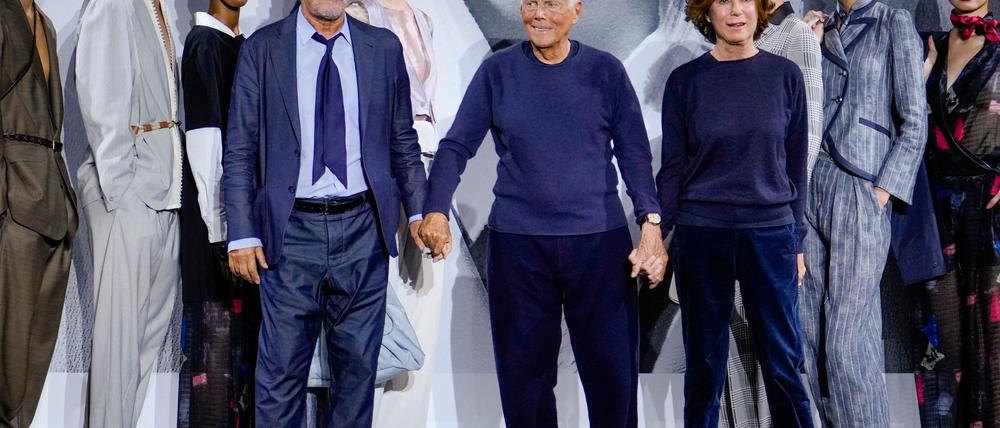 Vergangenes Jahr zeigte sich Armani auf dem Laufsteg mit Leo Dell'Orco und seiner Nichte Roberta. (Archivbild)
