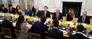 US-Präsident Donald Trump und First Lady Melania Trump empfangen Führungskräfte aus der Technologiebranche zu einem Abendessen.