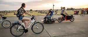 Auch mit dem Fahrrad möglich: der Hörspaziergang zum Tempelhofer Feld.