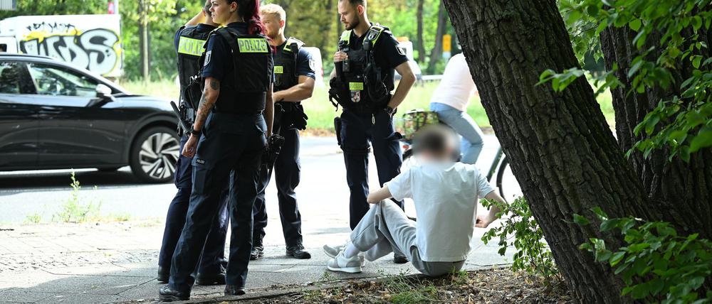 Die Polizei nahm den Fahrer des Wagens fest.