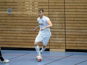 Kapitän Fabian Schulz gehört zu den erfahrenen Spielern beim FC Liria. 