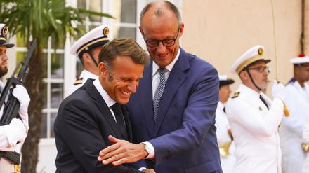 Ein Herz und eine Seele? Frankreichs Präsident Emmanuel Macron und Bundeskanzler Friedrich Merz.