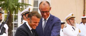 Ein Herz und eine Seele? Frankreichs Präsident Emmanuel Macron und Bundeskanzler Friedrich Merz. 