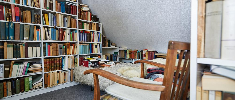 Unter dem Dach: Einer der Arbeitsräume Günter de Bruyns.