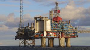Im norwegischen Sleipner-Ölfeld in der Nordsee wird das Treibhausgas CO₂ bereits unter die Erde gepumpt.