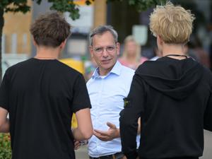„Make Potsdam Great Again“: Chaled-Uwe Said im Gespräch mit Jugendlichen.