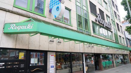 Das geschlossene Feinkostgeschäft Rogacki in Berlin-Charlottenburg.