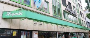 Das geschlossene Feinkostgeschäft Rogacki in Berlin-Charlottenburg.