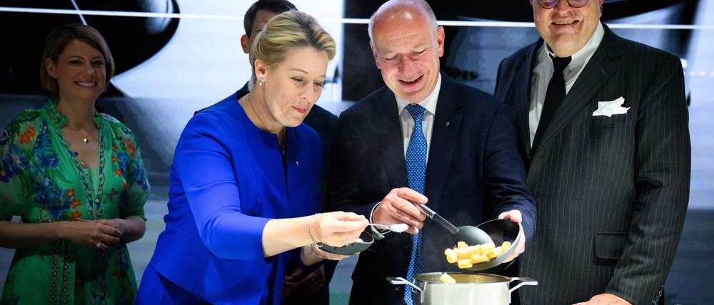 Lassen nichts anbrennen: Berlins Wirtschaftssenatorin Franziska Giffey der Regierende Bürgermeister Kai Wegner.