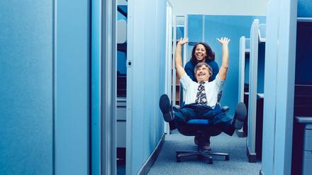 Untersuchungen wie der „Gallup Engagement Index“ zeigen: Freude und Sinn kommen im Job oft zu kurz.