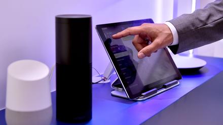 Daten, die etwa Geräte für das „smart Home“ sammeln, sollen Nutzerinnen und Nutzern ab Freitag leichter zugänglich gemacht werden. (Symbolbild)