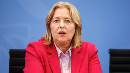 Bärbel Bas plädiert dafür, das Gesprächsangebot der Grünen über einen AfD-Verbotsantrag anzunehmen.