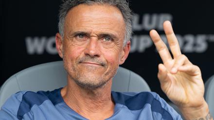 Nach einem Radsturz muss Luis Enrique unters Messer. (Archivbild)